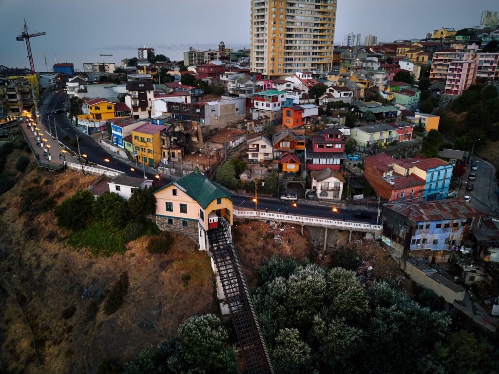 Dónde se encuentra el hogar de niños en Cerro Barón, Valparaíso 1 cerro baron