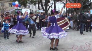 como-es-la-vestimenta-del-huaso-para-bailar-cueca-en-chile