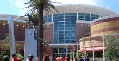 como llegar a correos de chile en mall plaza trebol