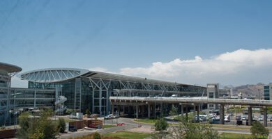 como llegar al aeropuerto internacional comodoro arturo merino benitez