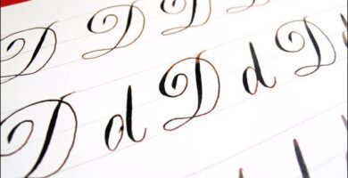como se escribe la letra d en manuscrita
