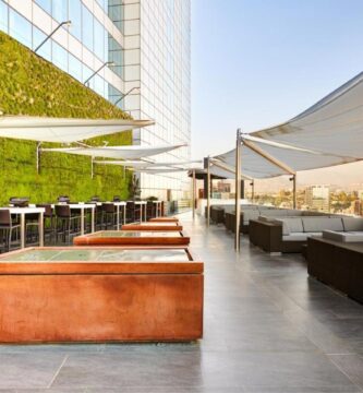 cual es la distancia del costanera center al aeropuerto de santiago