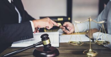 cuales son las funciones del abogado en derecho penal