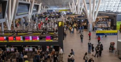 cuales son los vuelos disponibles en el aeropuerto arturo merino benitez