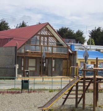 donde esta ubicado el hostel entre vientos en punta arenas chile