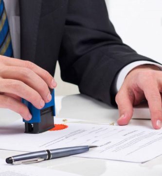 donde se estudia para ser notario en peru