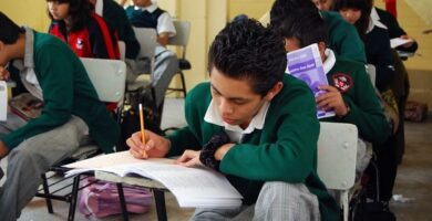 es la educacion un derecho o un privilegio en chile