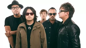 Dónde escuchar "Prometes no mirar aquel pasado tan triste" de Los Bunkers los-bunkers