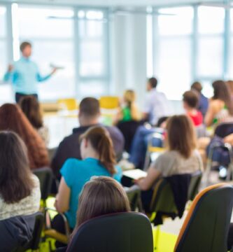 que colegios tienen pocos alumnos por curso en santiago