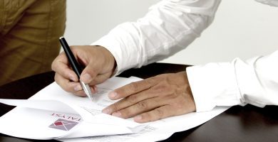 que diferencia hay entre testimonio y titulo de propiedad