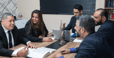 que hace el notario en una compraventa