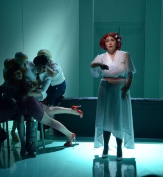 que obras de teatro sobre los sentimientos hay en chile