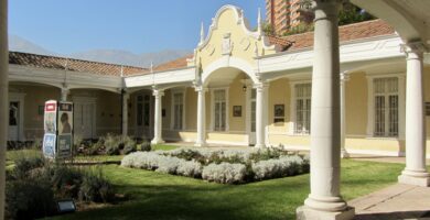 que servicios ofrece la casona santa rosa de las condes