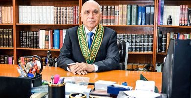 quien nombra a los notarios en peru