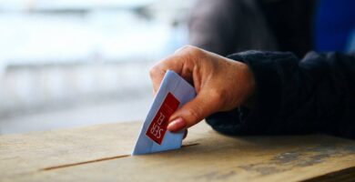 quienes no estan obligados a votar en chile